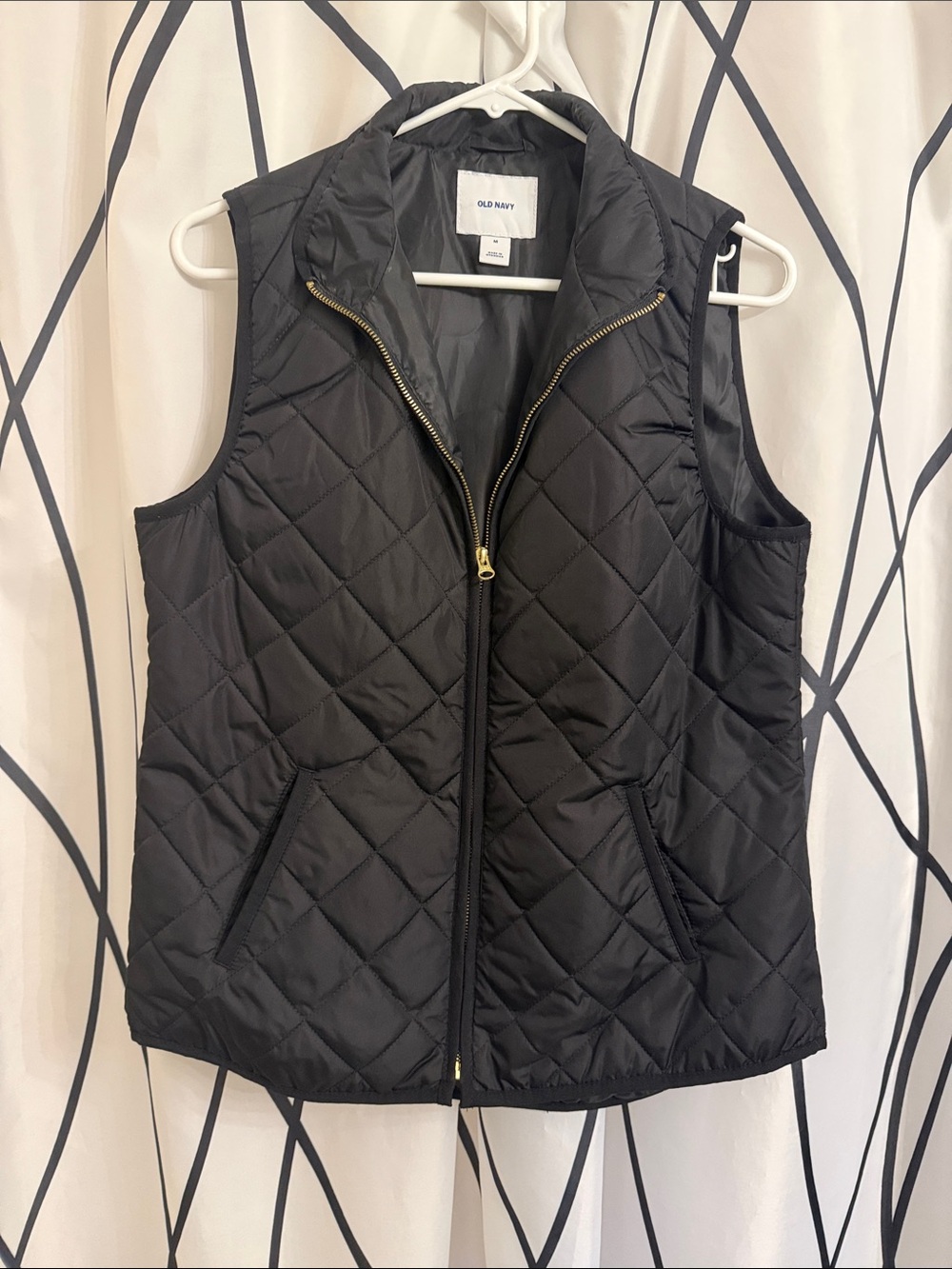 Excellent Old Navy Women’s Puffer Vest - M